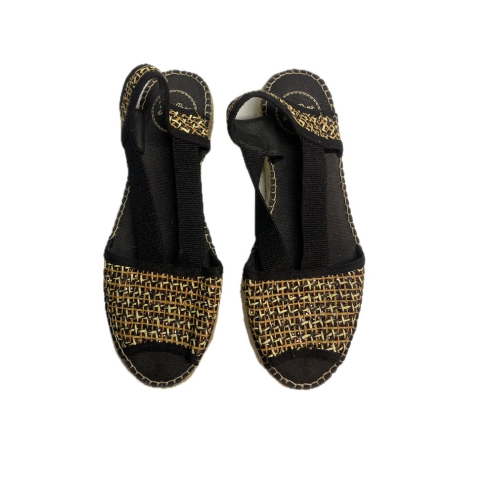 Stylish Black and Gold Women's Sandals